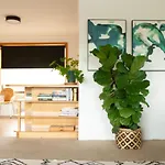 2 By The Beach, Sunny Stylish Beach Side Unit
