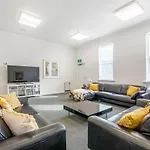 4 Bedroom House - Hobart Cbd - Free Parking - Free Wifi