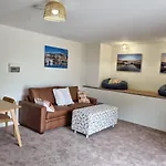 Lords Rest Apartment - Private And Central With Free Parking And Great Wifi