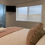 Vineyard Views Brand New Sleeps 6 20 Mins To Cbd