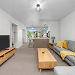 Sandy Bay Apartment With Hobart River View, Near Utas - Stroll To Cafes And Shops
