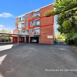 Sandy Bay Apartment With Hobart River View, Near Utas - Stroll To Cafes And Shops