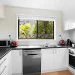 The View 2 Bed Unit With Stunning Hobart Outlook