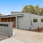 Lord Street Villa - Spacious Comfort & River Views