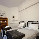 Central Collins Residence At Inner City