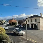 Hobart City Oasis With 3 Beds