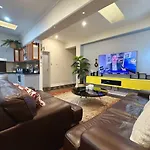 Heritage Building Penthouse Cbd Apartment