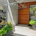 North Hobart Townhouse Close To The Action