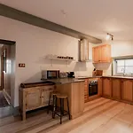 Cavell Street Cottage In West Hobart