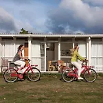 Riverfront Motel & Villas