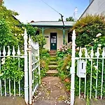 Bostane Cottage On West Hobart Hill