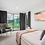 Sandy Bay Cozy Cottage Close To Cbd