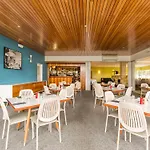 Riverfront Motel & Villas