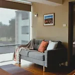 Modern 1 Bed-Walk Casino Riverfront 5 Mins To Cbd