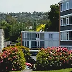 Modern 1 Bed-Walk Casino Riverfront 5 Mins To Cbd