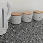 Bayley 2 - Walk To City From 2 Bedroom Apartment With City And Mountain Views
