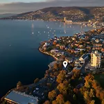 \'Hobart\' - Waterfront Penthouse With Private Heated Pool