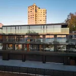 \'Hobart\' - Waterfront Penthouse With Private Heated Pool