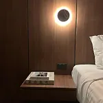 City Fringe Modern Apartment With Car Parking