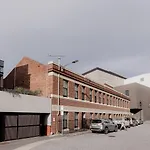 Spacious Modern Terrace In The Heart Of Hobart Cbd