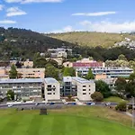 Renovated Unit In Leafy Surrounds Close To Shops