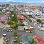 Stylish 3 Bedroom Townhouse - Hobart Cbd