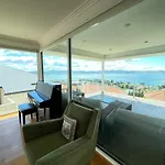 Lipscombe Escape Panoramic Views Luxury And Space