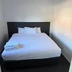 Queens Head Hotel