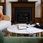 Islington Hotel