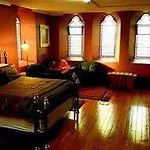 Pendragon Hall Hobart - Studio Apartment