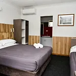 Hobart Tower Motel