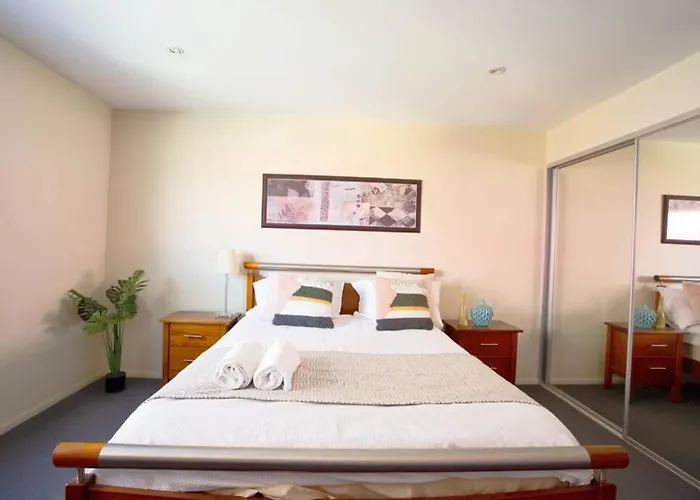 Three Bedrooms Unit With Free Parking