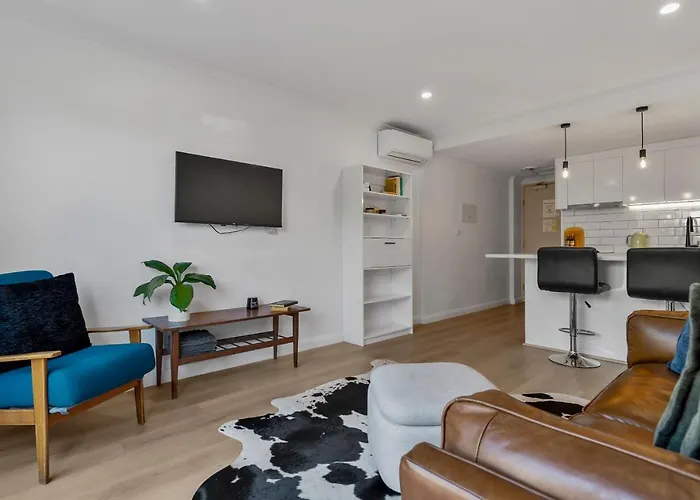 Modern, Central Apartment Footsteps To Salamanca