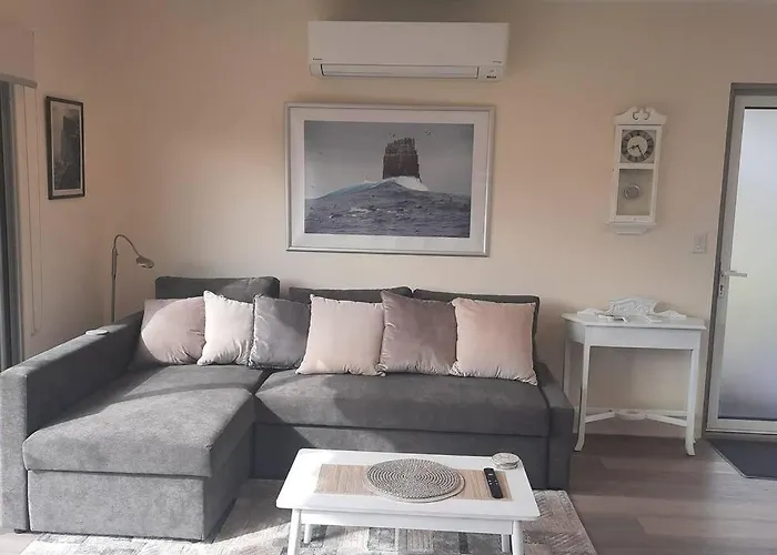 Private Getaway Close To Clifton Beach