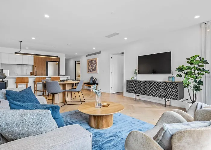 Upscale Urban Designer With Large Terrace In Cbd