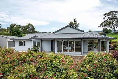 The Rest Retreat Getaway 15 Mins To Cbd 3 Bed