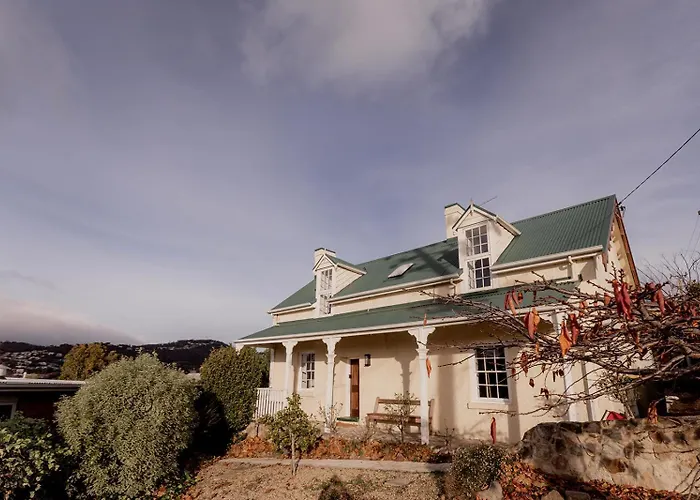 Cosy Heritage Cottage In West Hobart