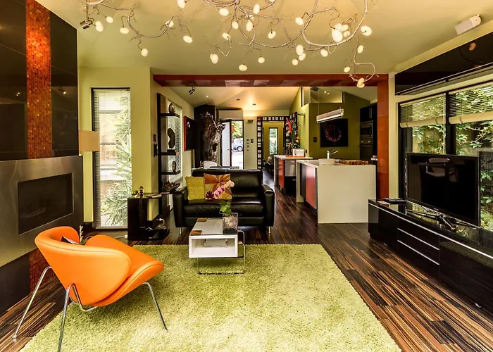 Corinda Contemporary