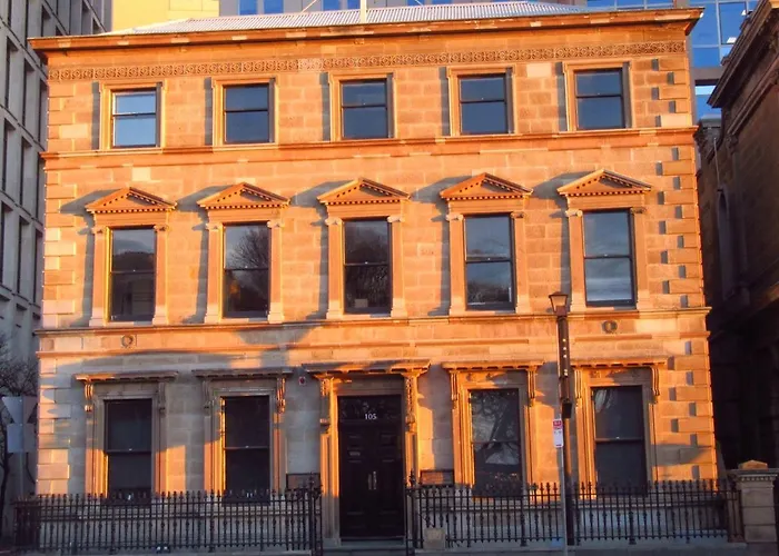105 Mac Unique Apartments