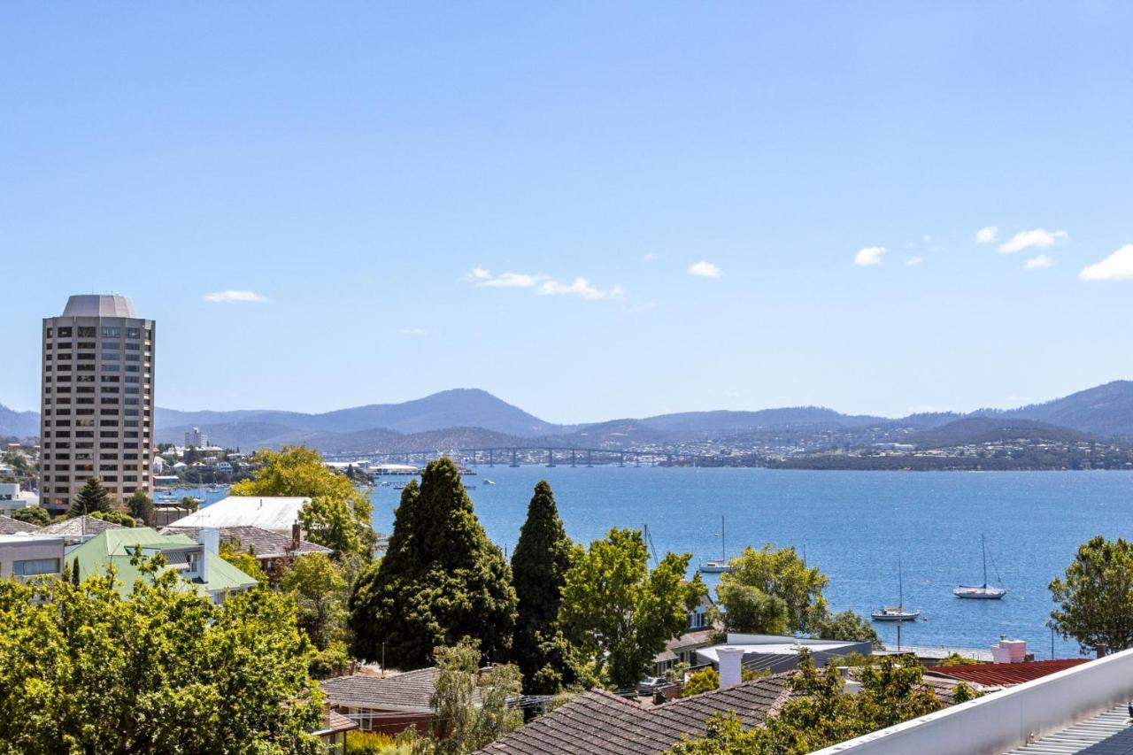 Villa Reflections On The Bay *