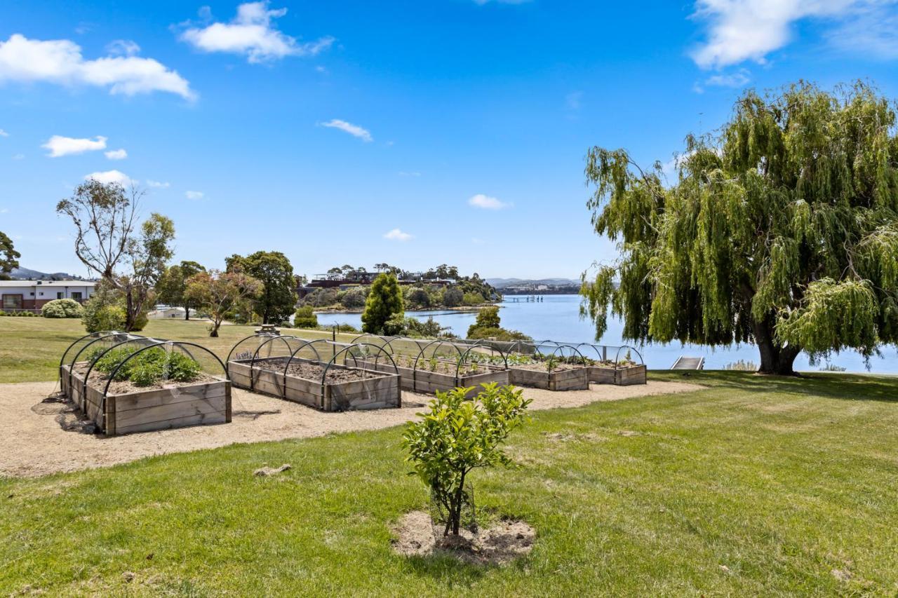 Aparthotel Riverfront & Hobart