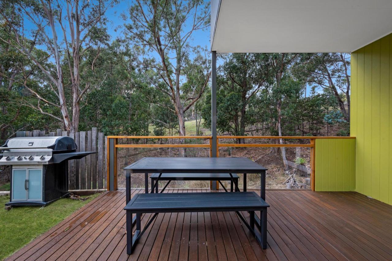 Relax At Ridgeway - Native Bushland Views Holiday home *