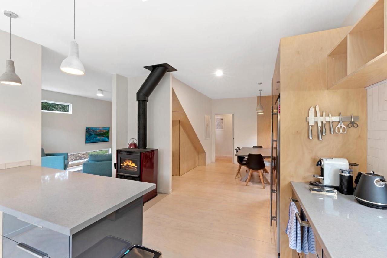 Relax At Ridgeway - Native Bushland Views Holiday home