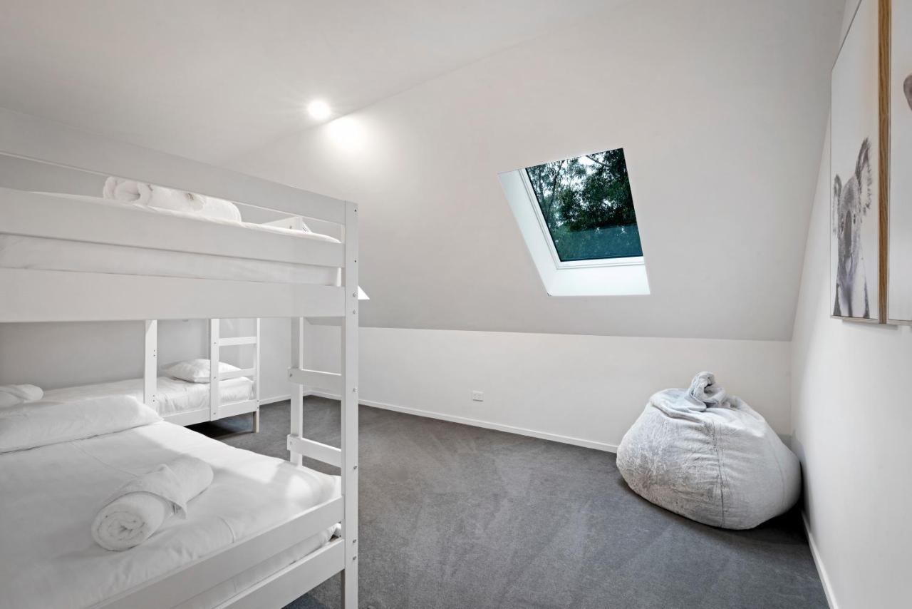 Relax At Ridgeway - Native Bushland Views Holiday home *