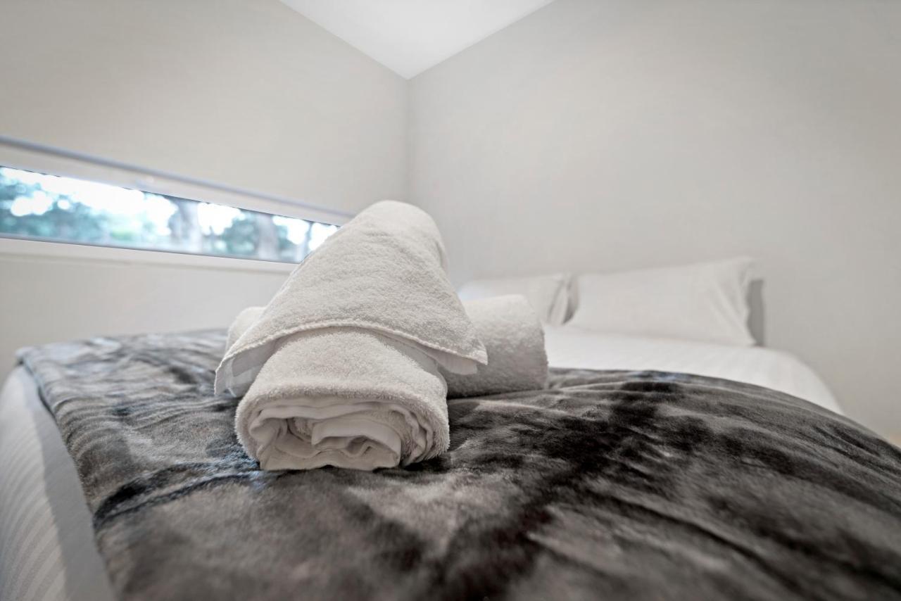 Relax At Ridgeway - Native Bushland Views Holiday home *