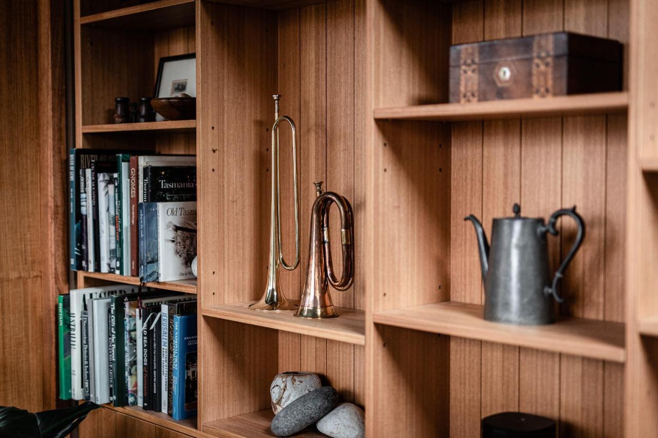 Fusilier Cottage: Luxury Boutique In Battery Point Villa *