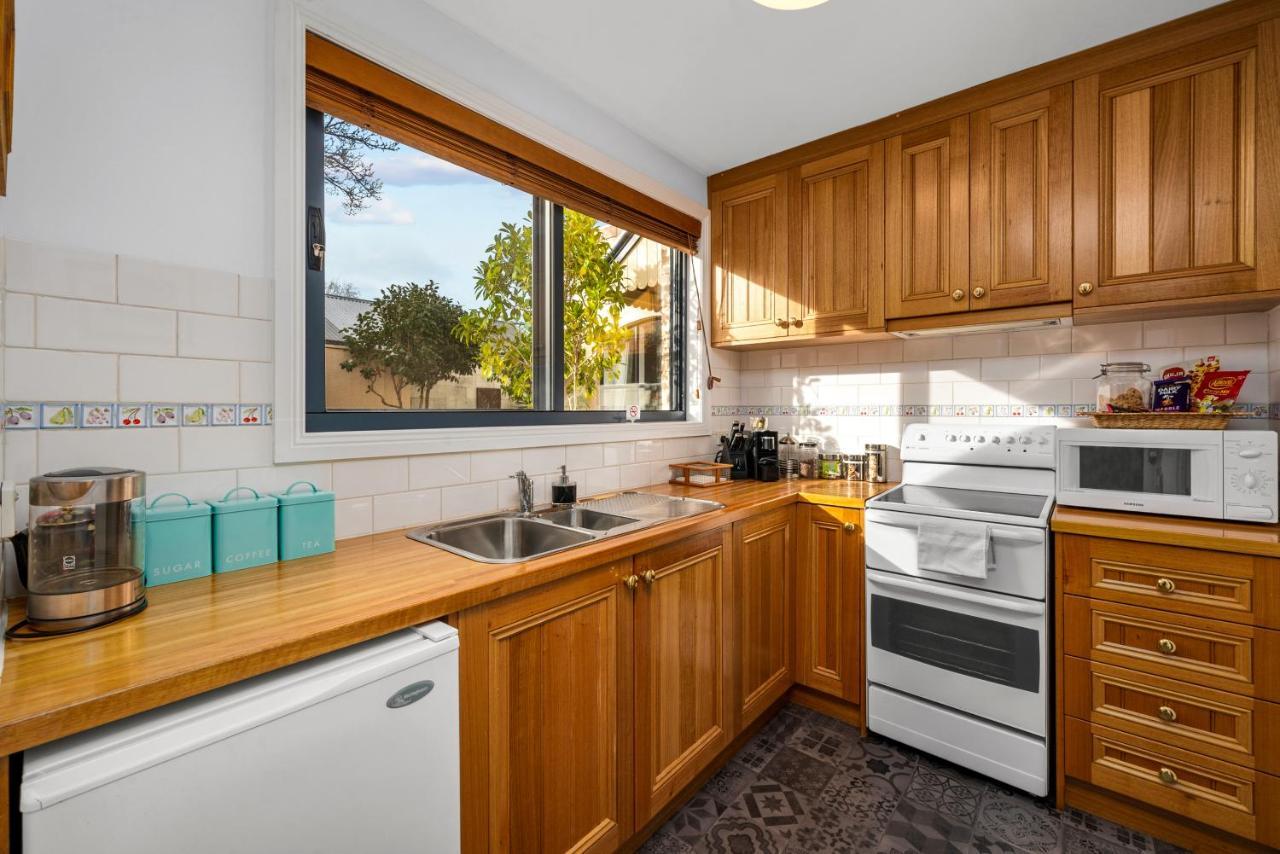 Coopers Battery Point Apartment