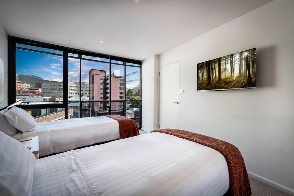 Sub Penthouse Luxe Suit, Cbd, Secure Parking, * Hobart