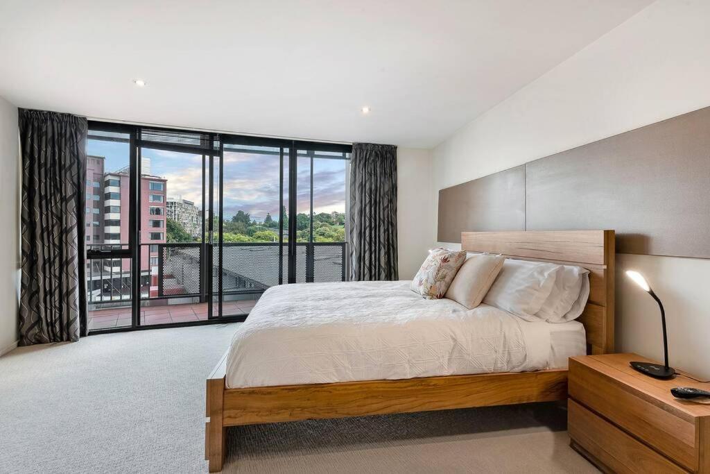 Apartment Sub Penthouse Luxe Suit, Cbd, Secure Parking, *