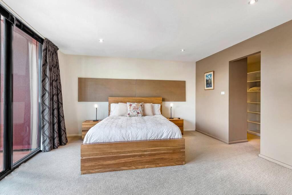 Apartment Sub Penthouse Luxe Suit, Cbd, Secure Parking, *